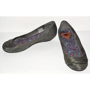 Rocket Dog Gray/Silver Wedge Fabric Flats with Sheen